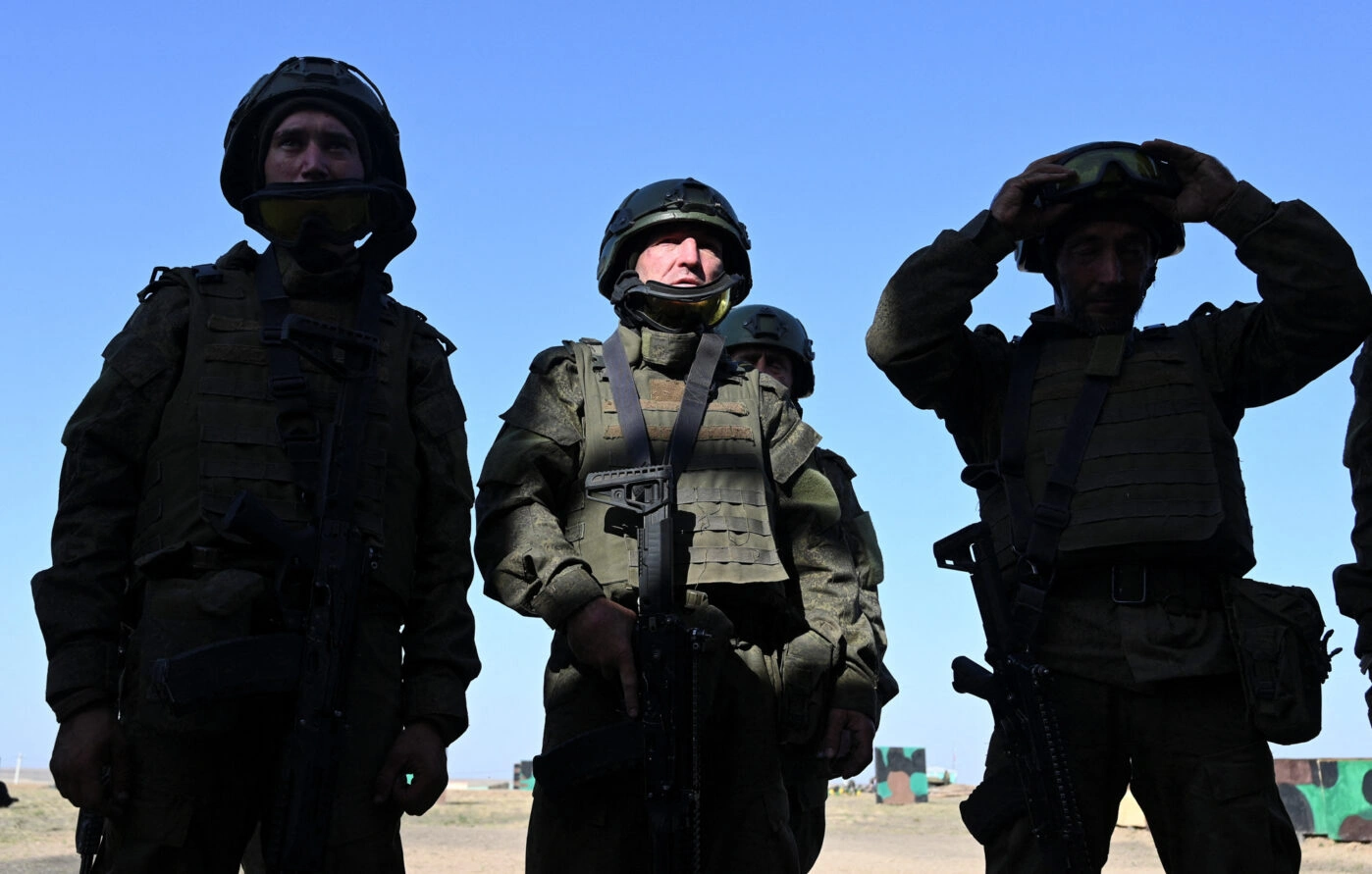 Боевая подготовка на полигоне в Ростовской области