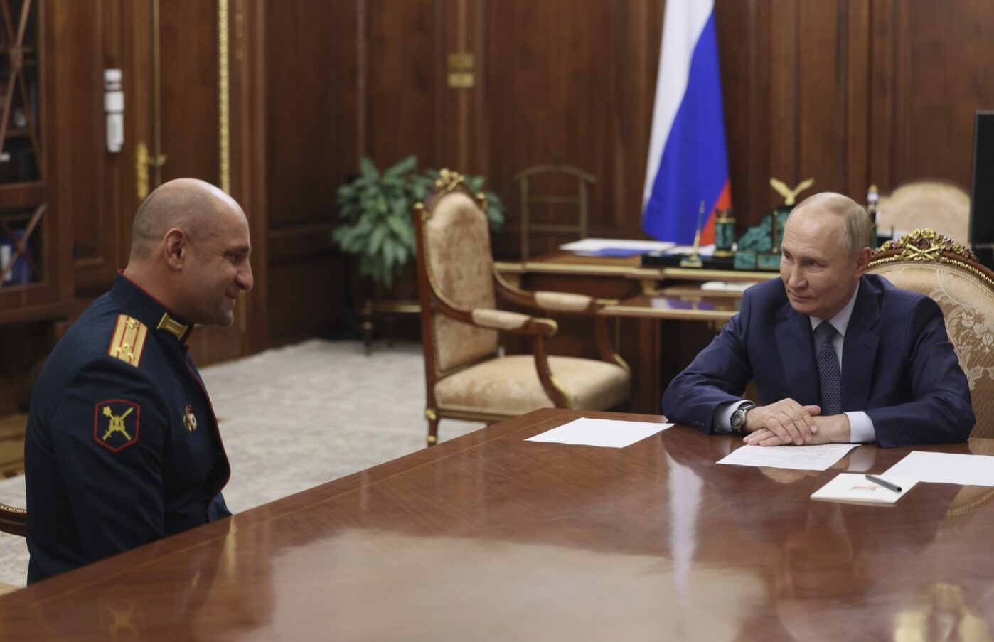Владимир Путин на встрече с Артемом Жогой
