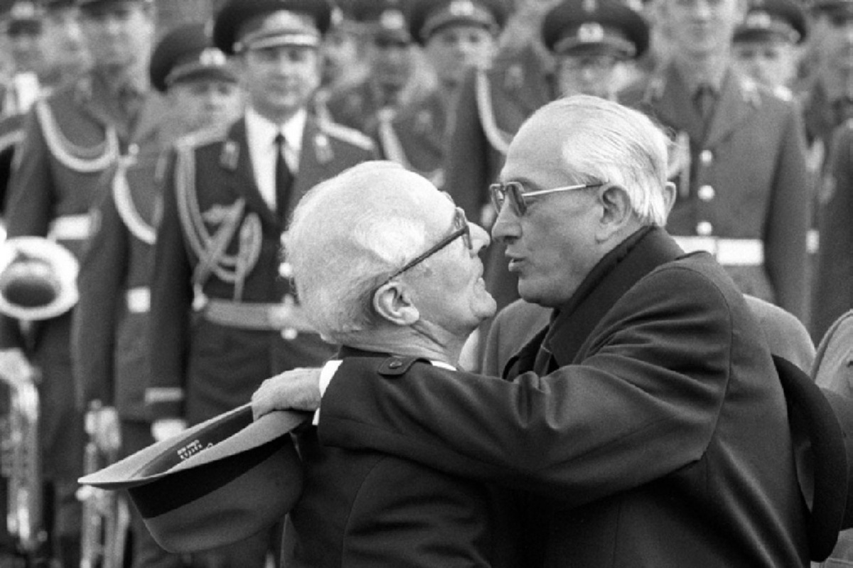 Глава СССР Юрий Андропов и глава ГДР Эрих Хонеккер