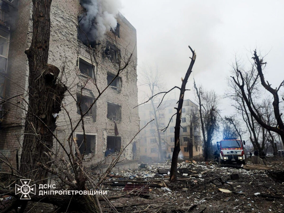 Разрушенные дома после российского удара по Кривому Рогу