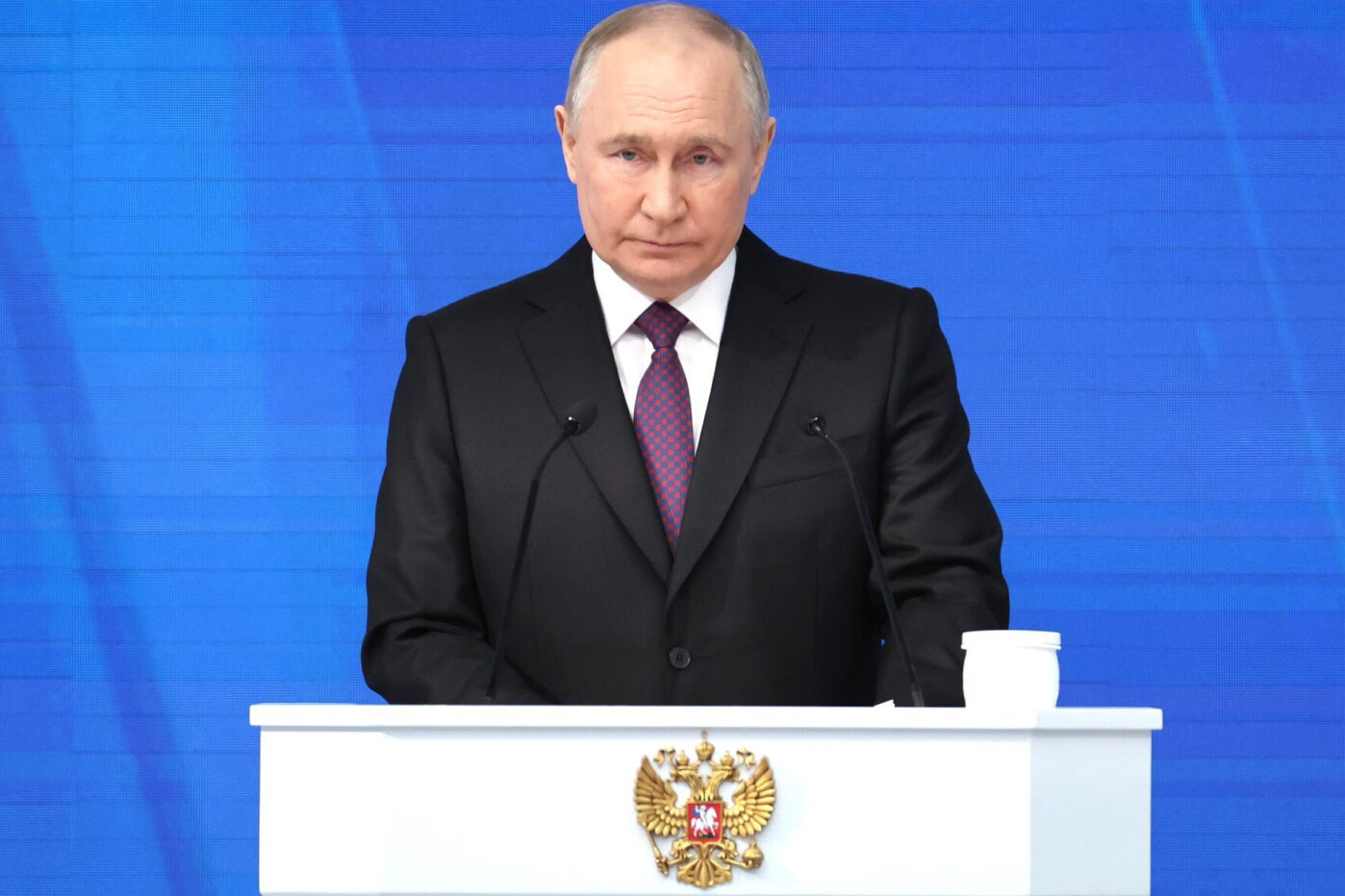 Владимир Путин выступает с ежегодным посланием Федеральному Собранию Российской Федерации в Москве