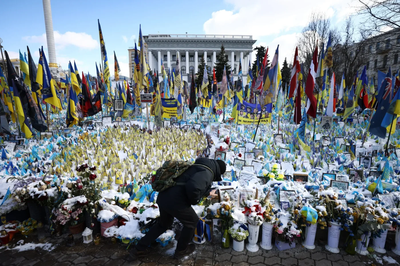 Мемориал жертвам российского военного вторжения на Майдане Независимости в Киеве, Украина