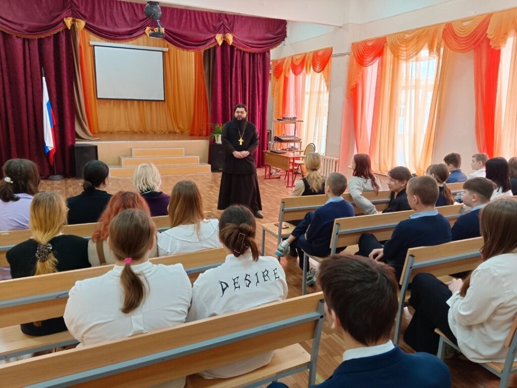 Школьникам, чиновникам и силовикам начали читать лекции об опасности родноверия — славянского неоязычества