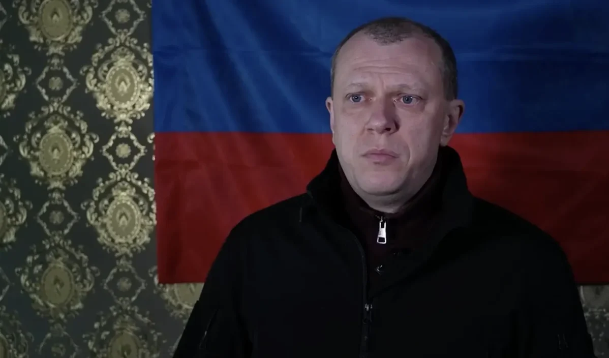 Экс-премьер Запорожской области РФ Антон Кольцов во время визита в город Пологи