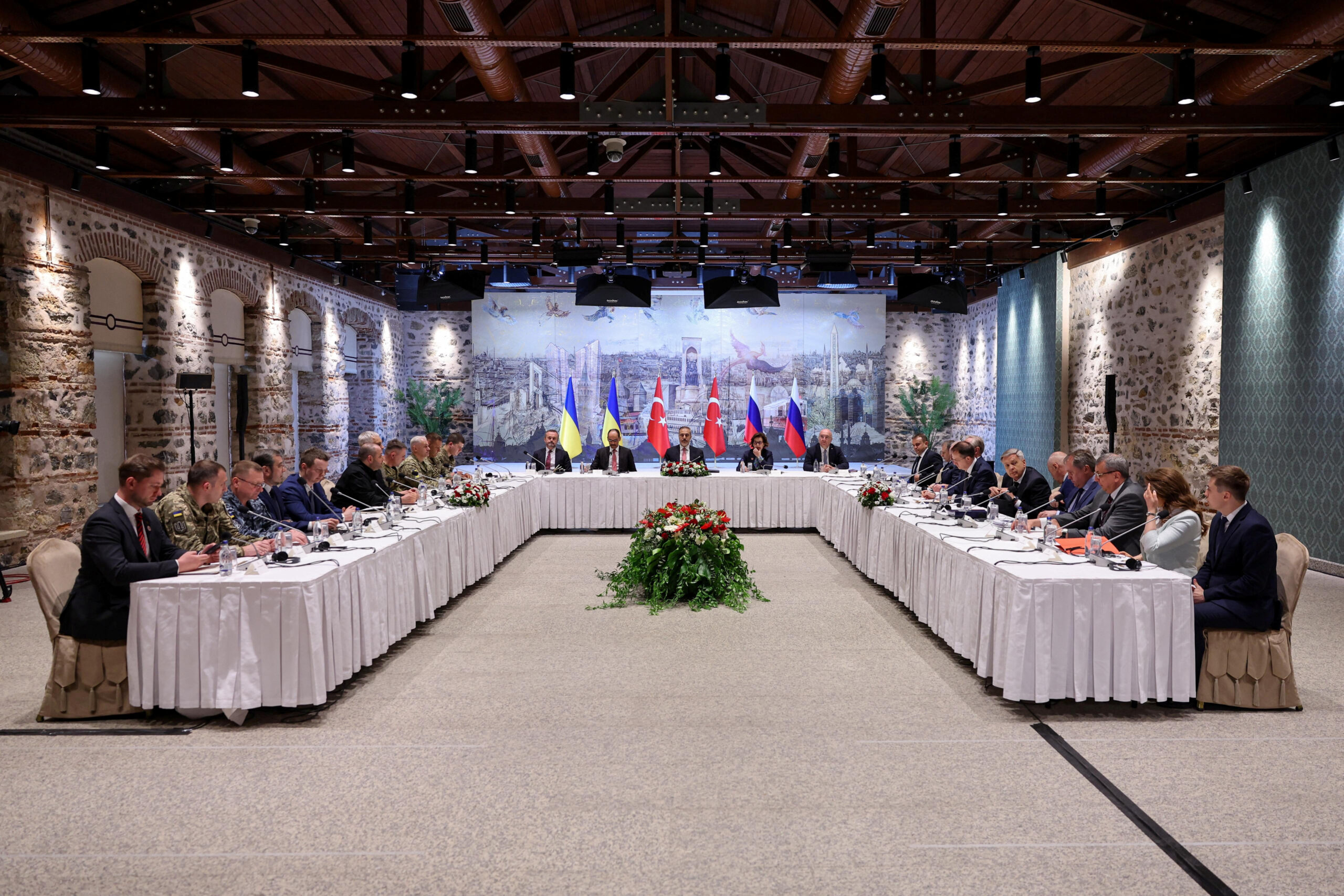 Россия и Украина провели прямые переговоры в Стамбуле