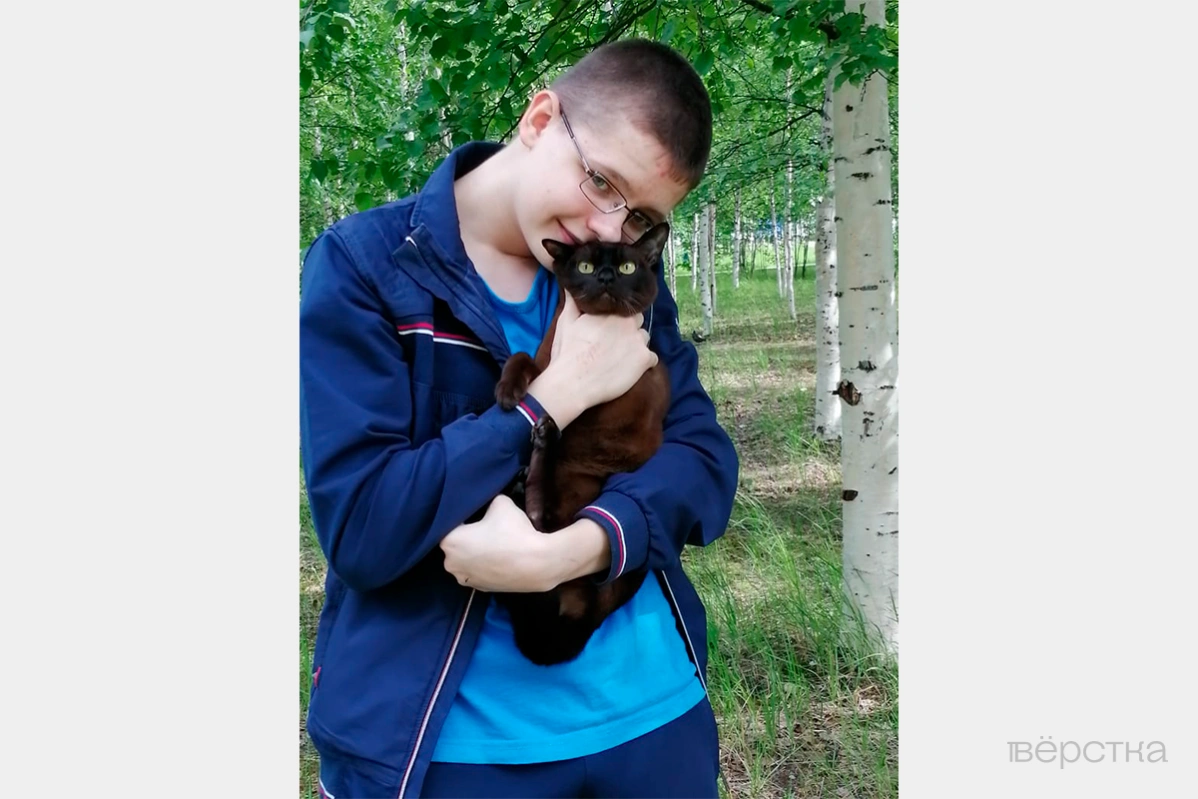 Илья Курбатов с котенком