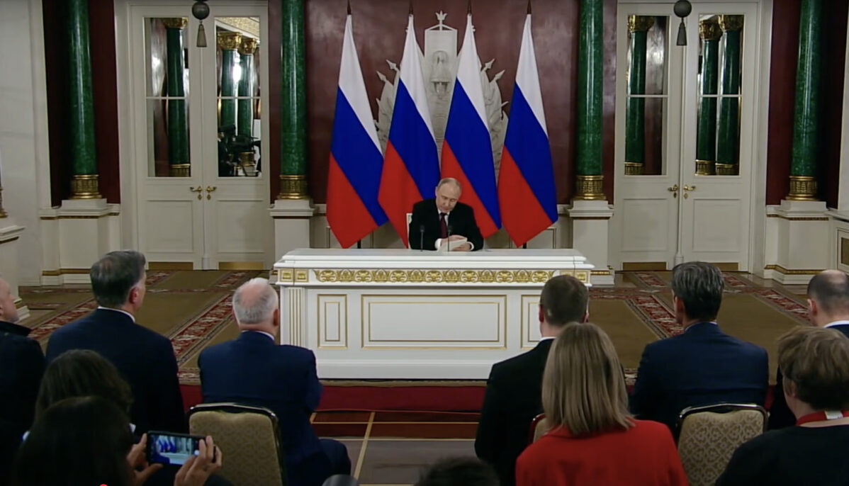 Пресс-конференция Владимира Путина, на которой он объявил о согласии возобновить переговоры в Стамбуле