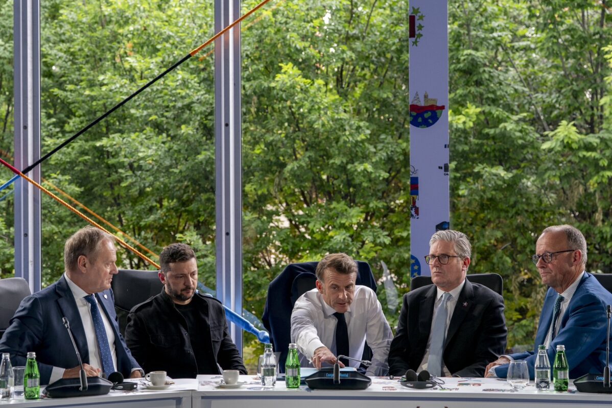 Переговорный процесс был начат, потому что Россию и Украину к нему пригласили американские партнеры. Они полагали, что война идет, потому что стороны конфликта не говорят