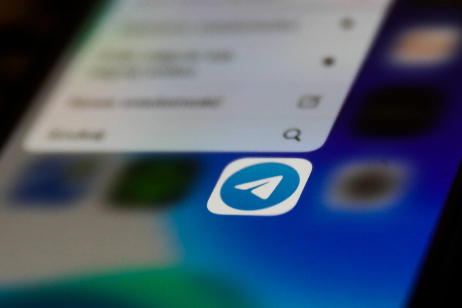 В России вновь произошёл массовый сбой в работе WhatsApp и Telegram