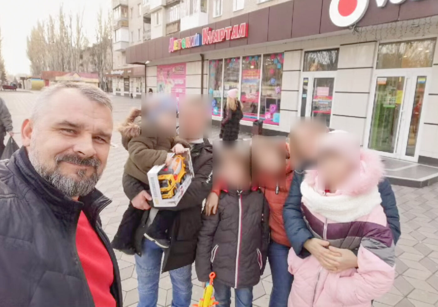Пастор Виктор Бондаренко из Бердянска со своей семьей