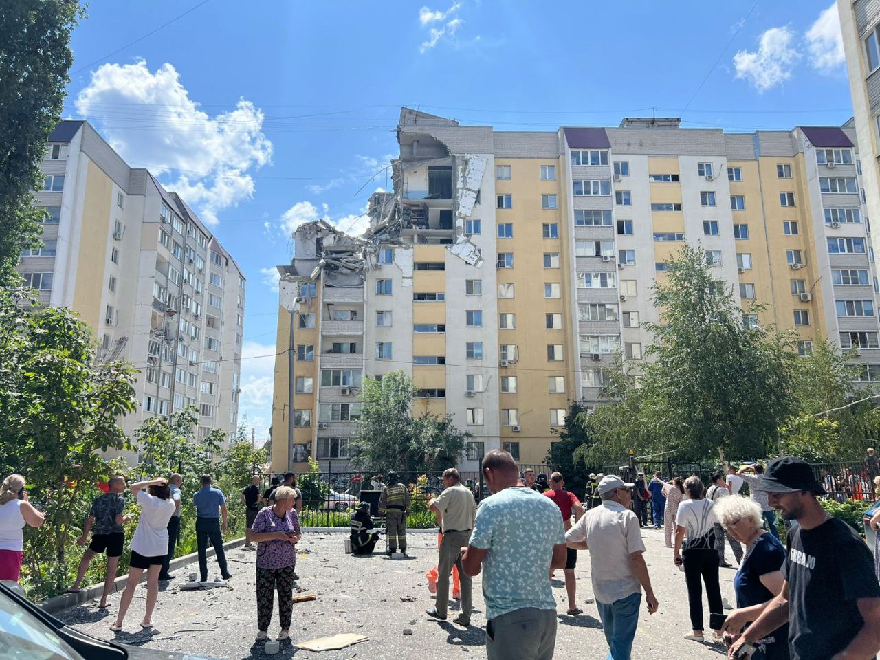В Саратове обрушился подъезд десятиэтажного жилого дома